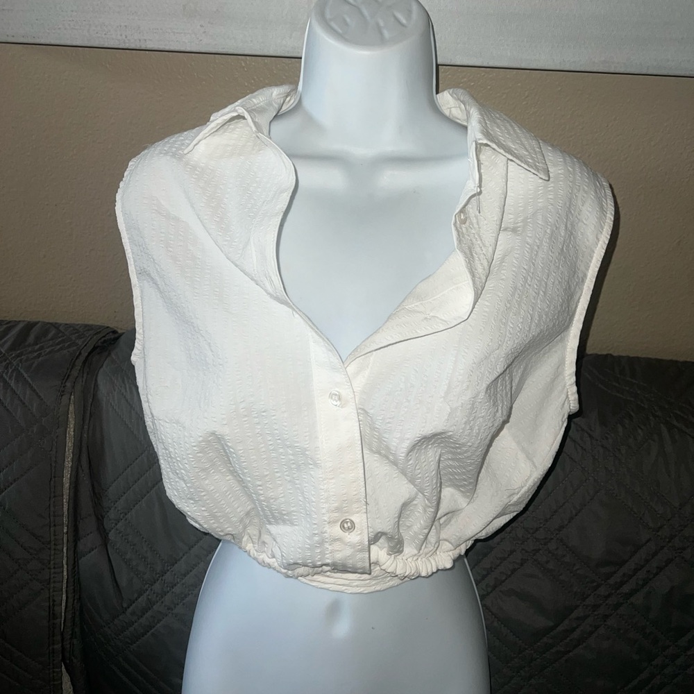 Cropped WEEKDAY shirt with straps